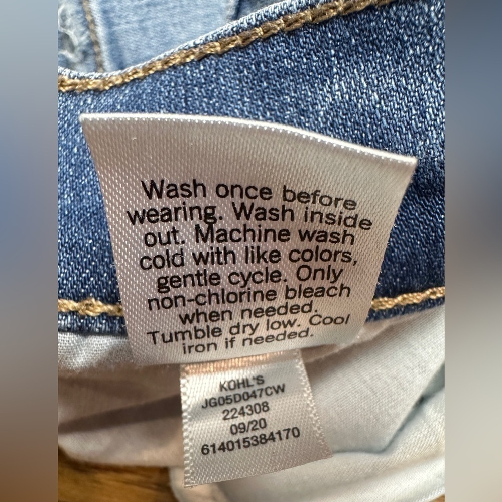 Sol Distressed Cut Out Curvy Mom Jeans High Rise Junior’s Size 7/28W - Picture 10 of 11